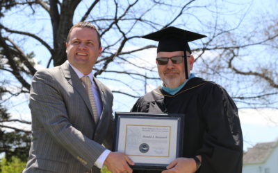 Professor Don Buryanek receives SNB’s Teaching Excellence Award