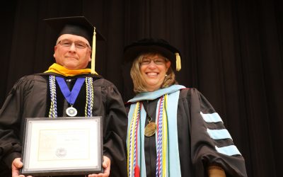 Dr. Dan Miller receives State Nebraska Bank & Trust Teaching Excellence Award