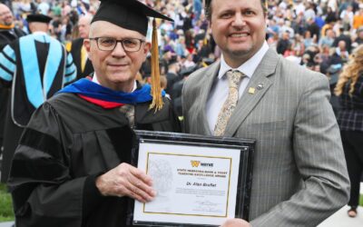 Dr. Alan Bruflat Receives SNB Teaching Excellence Award