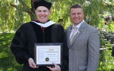 WAYNE STATE’S DR. SEAN X. AHERN RECEIVES SNB’S TEACHING EXCELLENCE AWARD